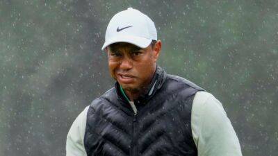 Tiger Woods withdraws from Masters due to foot injury before play resumes