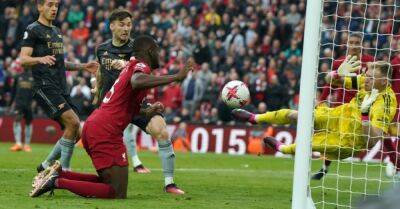 Arsenal give up late goal in 2-2 draw with Liverpool