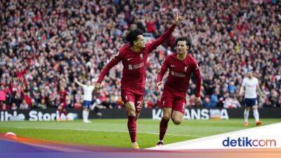 'Liverpool Terlambat Kejar Posisi Empat Besar'