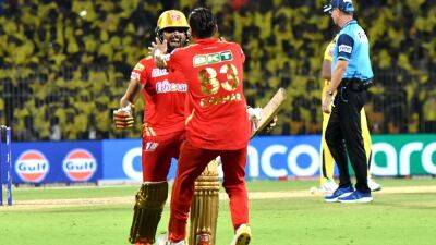 Liam Livingstone - Punjab Kings - Sam Curran - Watch: How Sikandar Raza Ruined MS Dhoni's Plan To Clinch Last-Over Win For Punjab Kings - sports.ndtv.com - India - county Kings