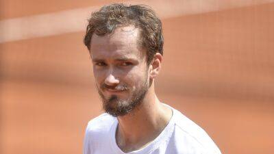 Daniil Medvedev hopes sliding improvement on clay will bring first win after 0-3 start at Italian Open