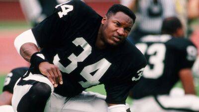 Bo Jackson reveals near year-long battle with hiccups, tried remedies such as 'smell the a-- of a porcupine'