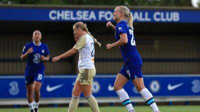 Women's Super League: Chelsea thrash Leicester to close in on Manchester United