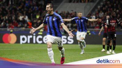 Giuseppe Meazza - Inter Milan - Edin Dzeko - AC Milan Vs Inter: Duo Veteran Menangkan Si Ular - sport.detik.com