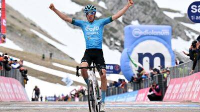 Remco Evenepoel - Giro d’Italia 2023: Davide Bais lands surprise win from breakaway after GC snoozefest in mountains - eurosport.com - Britain - Belgium - Italy - Norway - Czech Republic - Slovenia