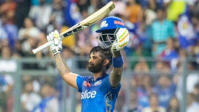 Virat Kohli - Suryakumar Yadav - Suryakumar Yadav Slams Maiden IPL Century Against Gujarat Titans. Virat Kohli's Reaction Is Special - sports.ndtv.com - India - Afghanistan