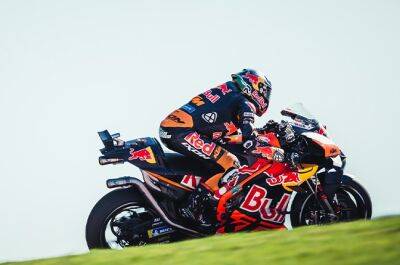Brilliant Binder finishes 2nd in French MotoGP sprint race