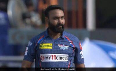 Watch: Amit Mishra Stares At SRH Star After Taking Wicket, Throws Ball Away