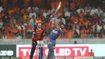 Marcus Stoinis - Aiden Markram - Nicholas Pooran - Watch: 5 sixes in One Over As LSG's Nicholas Pooran, Marcus Stoinis Take SRH Star To Cleaners - sports.ndtv.com - India -  Hyderabad