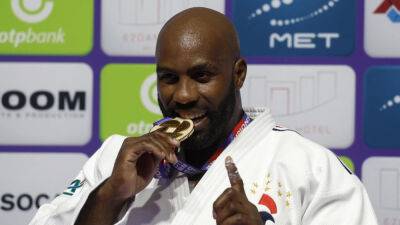 France's Teddy Riner wins 11th judo world title - france24.com - Russia - Qatar - France -  Paris