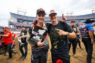 One last faceoff for Hunter and Jett Lawrence in Supercross 250s at Salt Lake City