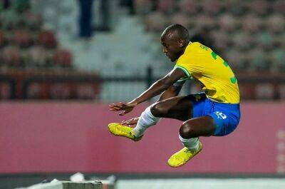 Mamelodi Sundowns - Themba Zwane - Peter Shalulile - Sundowns see two reds but survive Wydad onslaught to earn hard-fought CAF Champions League draw - news24.com - Brazil - Namibia - Morocco - county Williams