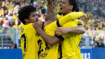 Sebastian Haller Helps Dortmund Thump Gladbach To Stay On Bayern's Heels