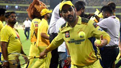"Should Remain In Dressing Room": MS Dhoni On Chat With CSK Star