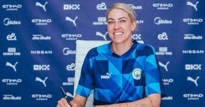 Alanna Kennedy signs new Manchester City contract amid injury woe