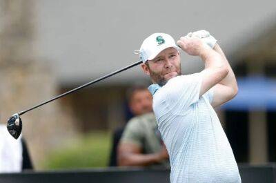 Dustin Johnson - Louis Oosthuizen - Cameron Smith - Branden Grace - Liv Golf - SA's Stingers pay tribute to late golfer Bland with blue ribbons and a win at LIV Tulsa - news24.com - South Africa - county Tulsa