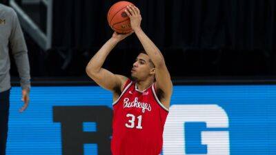 Seth Towns enters portal ahead of 8th college hoops season - ESPN