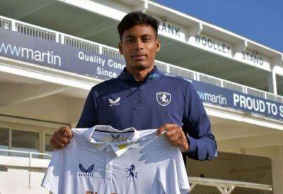 Bowler Arafat Bhuiyan signs professional terms with Kent for 2023 season and goes into County Championship Division 1 squad for trip to Surrey