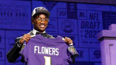 Ravens first-round draft pick Zay Flowers surprises dad with new car