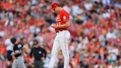 Reds' Nick Lodolo out indefinitely with stress reaction in tibia - ESPN