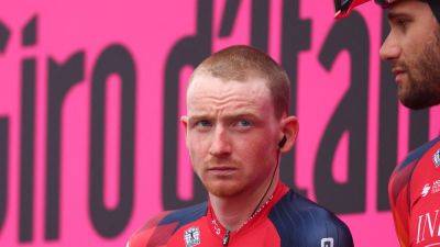 Tao Geoghegan Hart suffers fractured hip in horror Giro d’Italia crash, Ineos Grenadiers announce