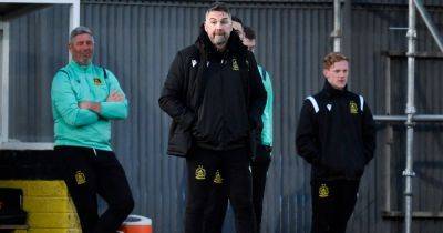 Stirling Albion - Dumbarton boss Stevie Farrell says he 'won't lose sleep' over fan criticism - dailyrecord.co.uk