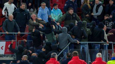 Declan Rice - David Moyes - West Ham players' families attacked by AZ Alkmaar fans - ESPN - espn.com - Netherlands - London