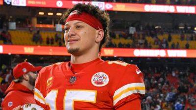 Twitter sounds off after Patrick Mahomes calls for Arizona Coyotes to relocate to Kansas City