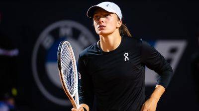 Iga Swiatek ‘positive’ she will be fit to defend French Open title at Roland-Garros despite nursing thigh injury