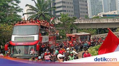 Menpora Jelaskan Alasan Timnas U-22 Pakai Bus, Atlet Lain Naik Bandros - sport.detik.com - Indonesia