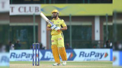 MS Dhoni "Trying To Delay Coming In...": CSK Coach Explains How Skipper's Dodgy Knee Is Affecting His Batting Order - sports.ndtv.com -  Delhi -  Chennai