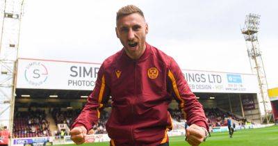 Burton Albion - Kevin Van-Veen - Louis Moult has 'unfinished business' at Motherwell, and offered to play for free - dailyrecord.co.uk
