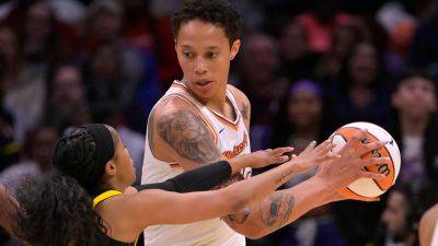 Brittney Griner - Viktor Bout - Crowd size for Brittney Griner's WNBA return baffles coach: 'How was it not a sellout?' - foxnews.com - Russia - Usa - Los Angeles -  Los Angeles -  Phoenix