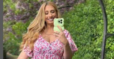 Stacey Solomon - Joe Swash - Stacey Solomon shows off idyllic garden where she married Joe Swash after letting it grow 'wild' - manchestereveningnews.co.uk - Manchester