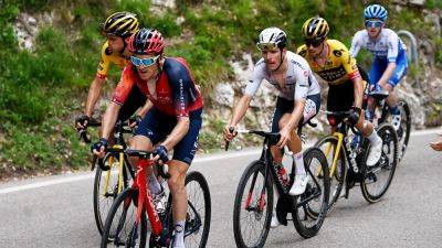 Eddie Dunbar into top 5 at Giro d'Italia as he mixes it with GC contenders in the mountains