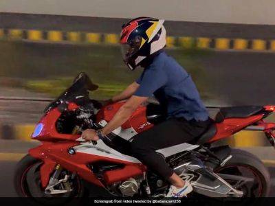 Babar Azam - Asia Cup - Rishabh Pant - "Irresponsible": Babar Azam's Motorbike Ride Sparks Safety Concerns Among Fans - sports.ndtv.com - India - Pakistan -  Lahore