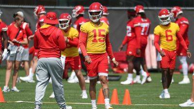 Chiefs’ Patrick Mahomes values ‘winning rings’ over ‘making money at this moment’