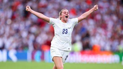 Alexia Putellas - Sam Kerr - Ian Wright - Harry Kane - Alessia Russo - Alex Morgan - Beth Mead - Keira Walsh - Chloe Kelly - Lauren James - Alessia Russo and fellow England Lionesses star Keira Walsh pick up prizes at Women’s Football Awards - eurosport.com - Manchester - Madrid - county Kane