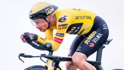 Primoz Roglic shrugs off mechanical to snatch pink jersey from Geraint Thomas at Giro d’Italia