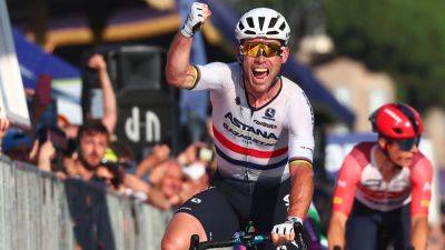Mark Cavendish takes fairytale win on Giro d'Italia farewell as Primoz Roglic wins overall title