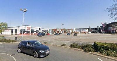 Shop closures at Ashton retail park following water issues