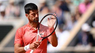 Novak Djokovic Battles Into French Open Second Round, Carlos Alcaraz Waits