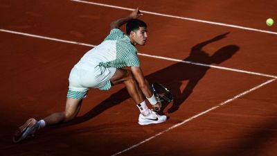 French Open: Tim Henman says 'faultless' Carlos Alcaraz revelled in 'party atmosphere' against Flavio Cobolli
