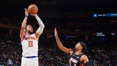 Julius Randle - Tom Thibodeau - Jalen Brunson - Brunson shakes off early struggles, carries Knicks in Game 2 - ESPN - espn.com - New York - county Cleveland - county Cavalier