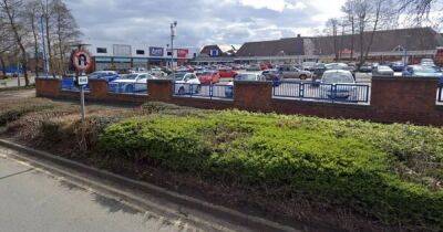 Parking firm labelled 'dreadful' after issuing £100 fines to people who already paid to park - manchestereveningnews.co.uk - Manchester