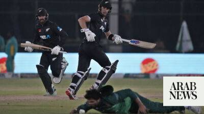 Babar Azam - Daryl Mitchell - Tom Latham - Tom Blundell - Mark Chapman - Pakistan beats New Zealand in 3rd ODI, clinches series - arabnews.com - New Zealand - Saudi Arabia - Pakistan - county Yorkshire