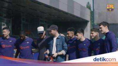Video: Momen Coldplay di Lapangan Latihan Barca - sport.detik.com