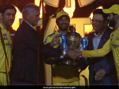 Watch: CSK Star Ambati Rayudu Receives IPL 2023 Trophy First As MS Dhoni Stands By His Side