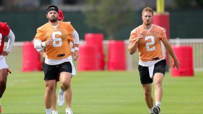 Tom Brady - Cliff Welch - Todd Bowles - NFL fans mock Buccaneers QBs Baker Mayfield, Kyle Trask after practice throwing session goes viral - foxnews.com - Florida - county Baker - county Bay