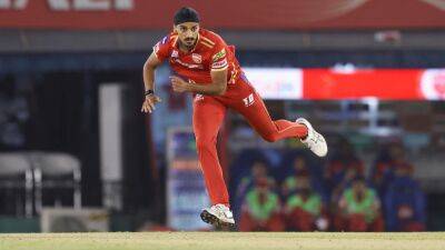 Punjab Kings Pacer Arshdeep Singh Gets Roasted On Twitter After Disastrous Show Against Mumbai Indians